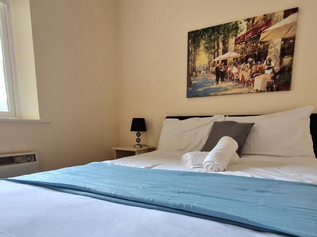 Glen Abhainn Standard Budget Accommodation Athlone Exteriör bild